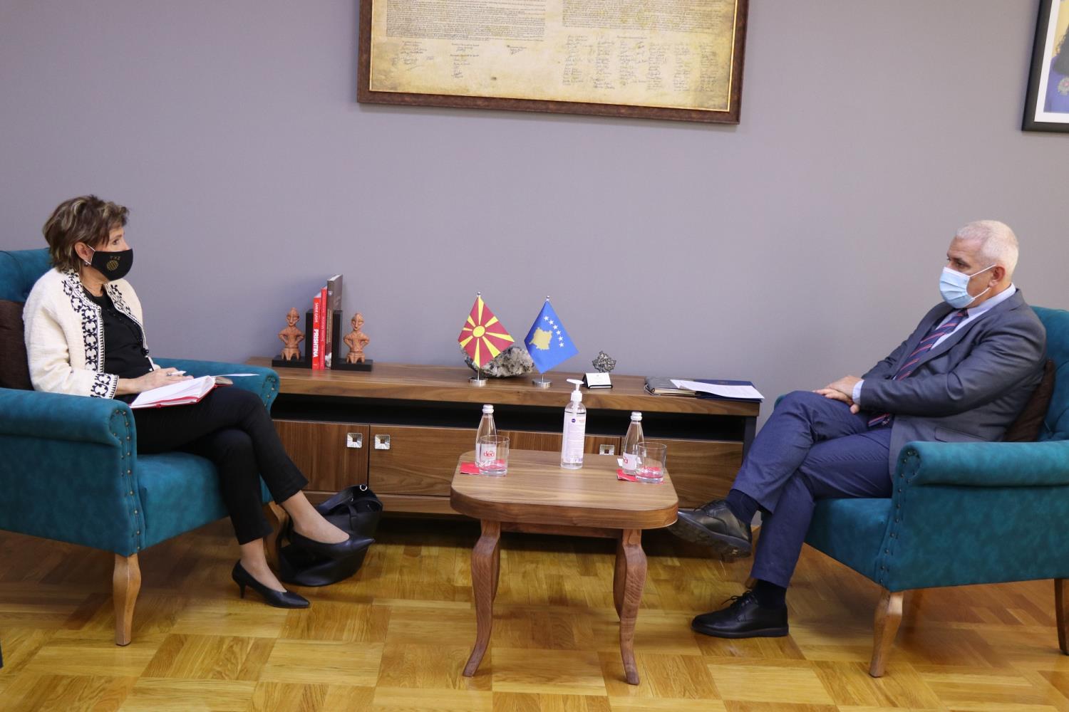 Ministri Sveçla priti në takim ambasadoren e Maqedonisë së Veriut